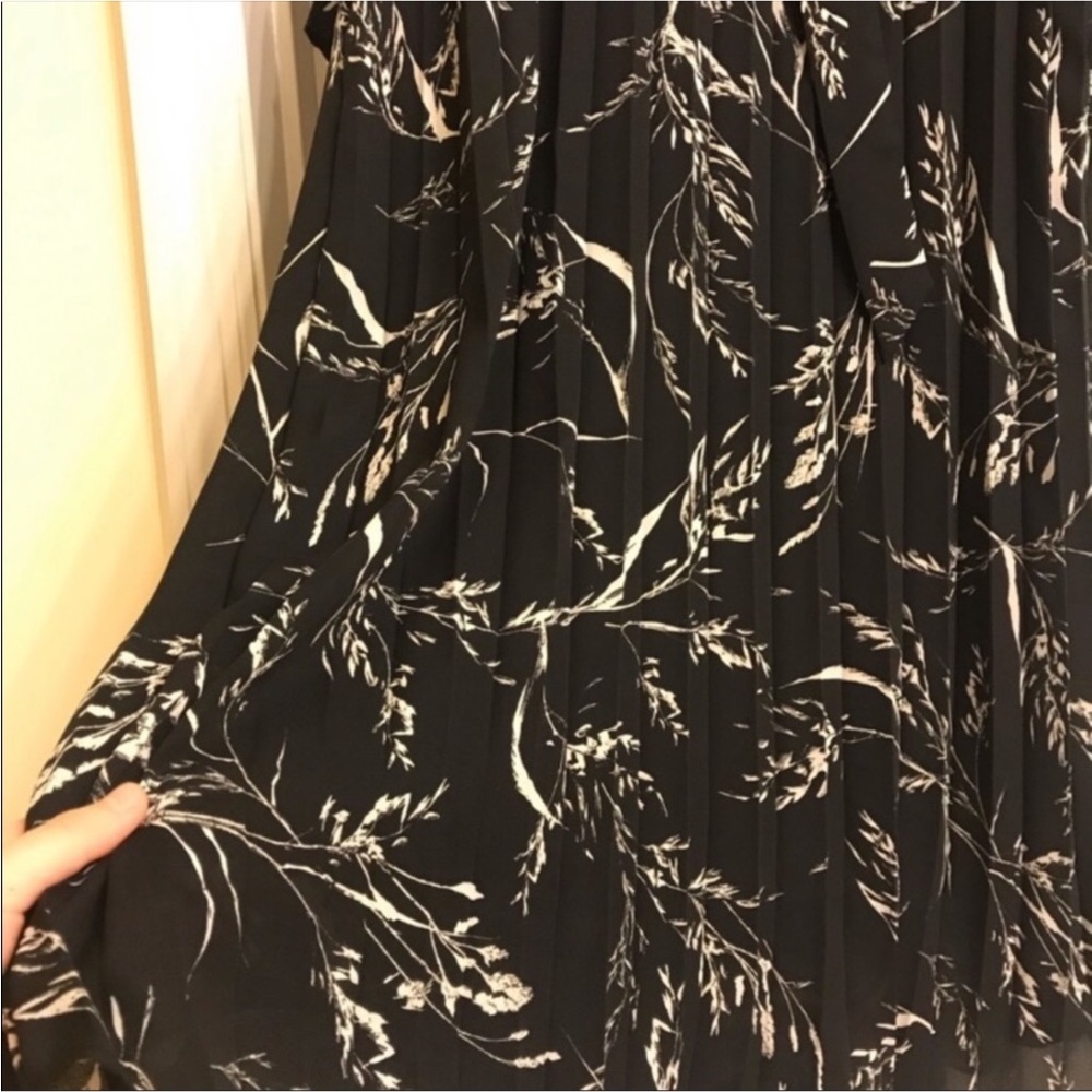 💜FirmPrice💜 H&M pleated wrap dress - Picture 7 of 11